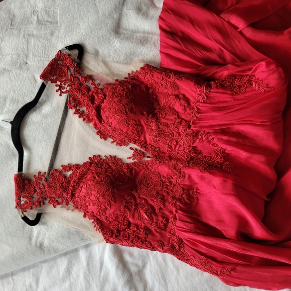 Catherine  Deane Gown - Picture 12 of 13